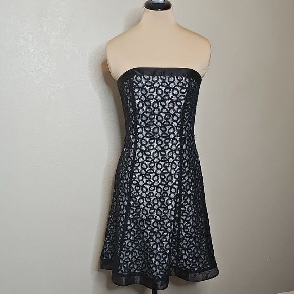White House Black Market Soutache Lace Strapless Cocktail Dress  6 - Picture 1 of 7